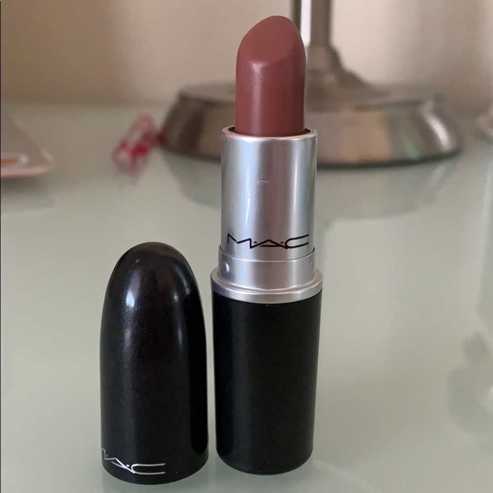 MAC Hug Me lipstick